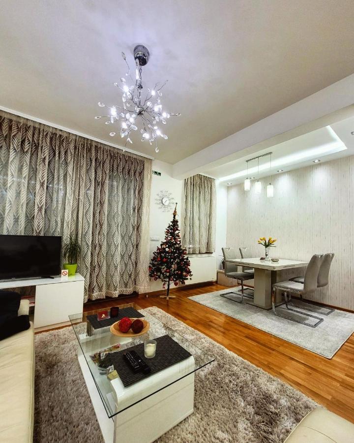 Apartment Joy Belgrado Exterior foto