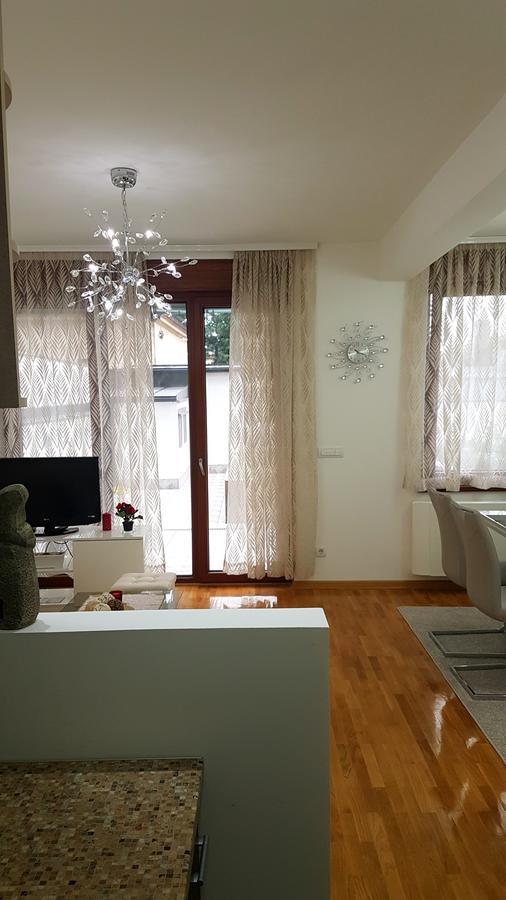 Apartment Joy Belgrado Exterior foto