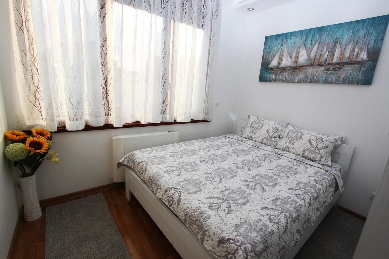 Apartment Joy Belgrado Exterior foto