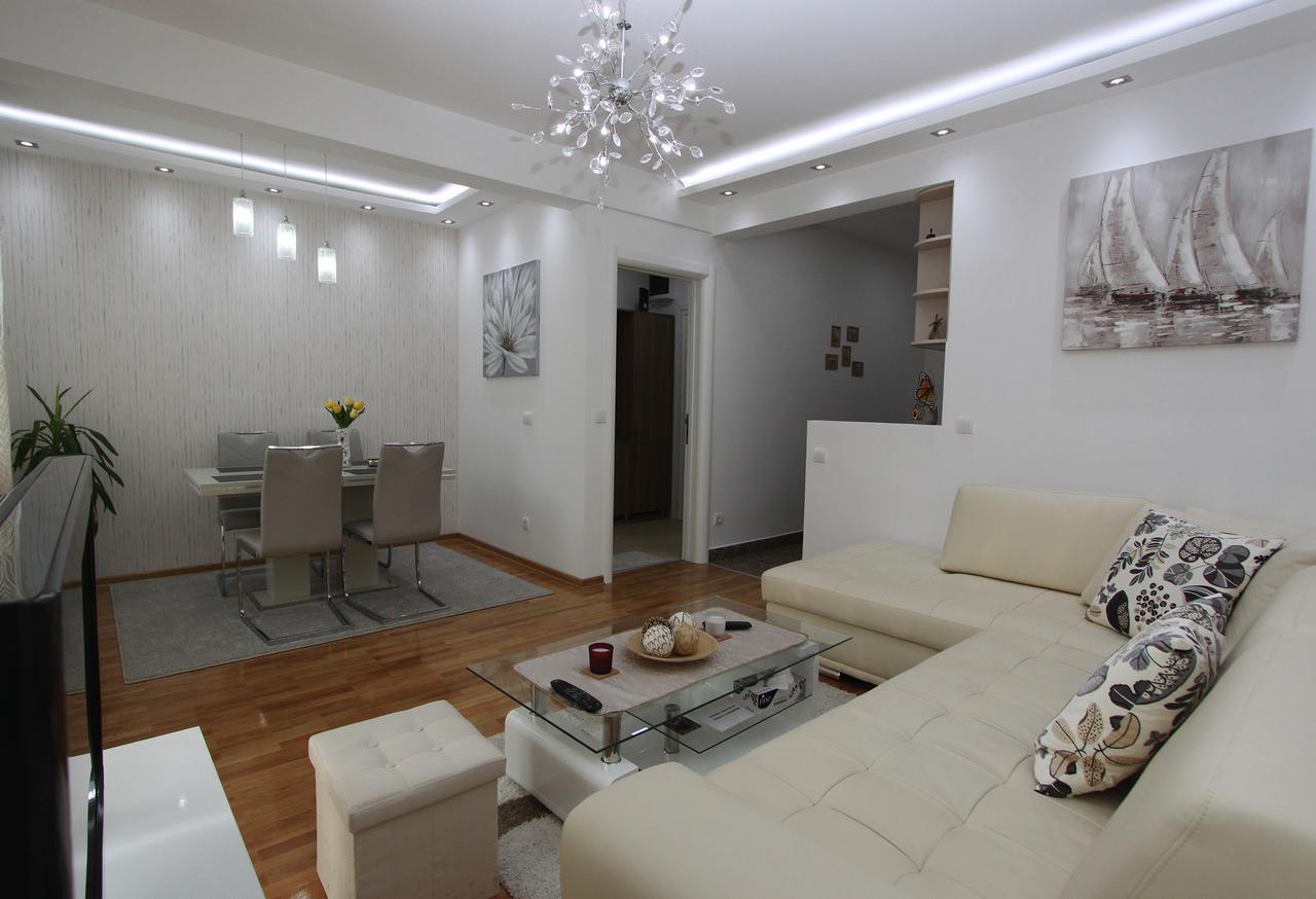 Apartment Joy Belgrado Exterior foto